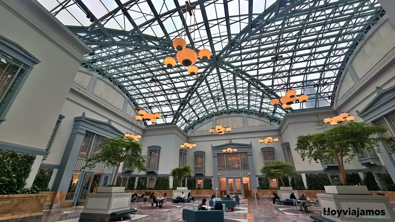Edificio Harold Washington Library Center de Chicago con su característica arquitectura y ornamentación exterior