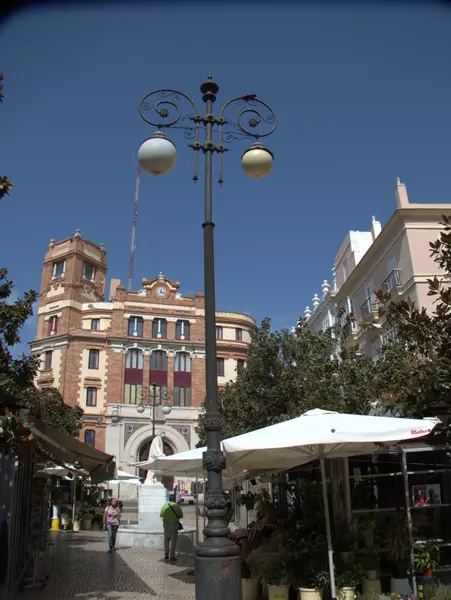 Plaza de las flores, ¿Qué ver en Cádiz? Hoy Viajamos