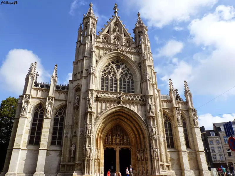 Notre Dame du Sablon Bruselas, Ruta por Bélgica de 7 días