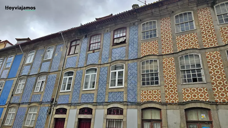 Fachada de Rua das Flores, ¿Qué ver en Oporto en 2 días?, Hoy viajamos