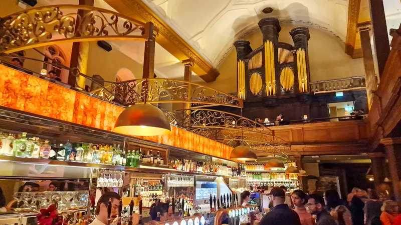 The Church, donde comer en Dublín barato