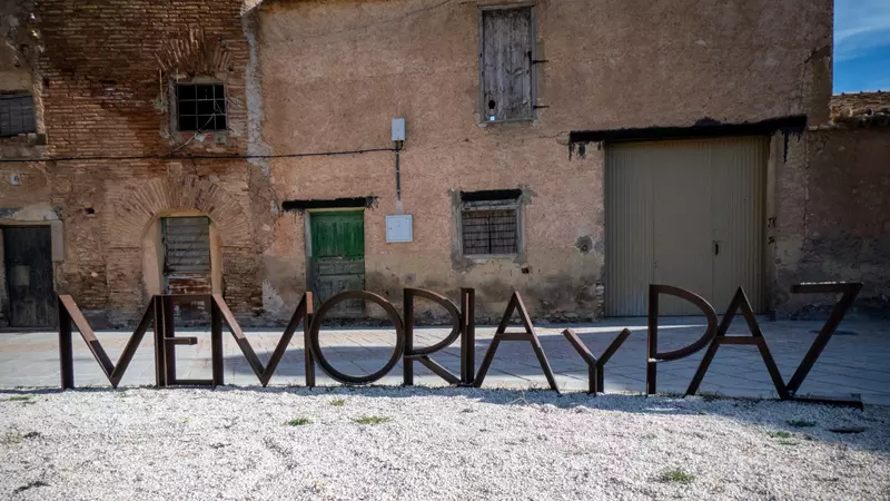 Entrada conmemorativa Belchite viejo
