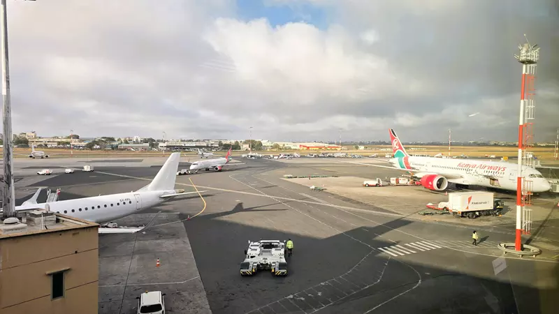 Aeropuerto de Nairobi, Viajar a Kenia por libre
