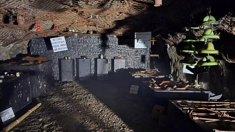 Armamento y enseres en los Túneles de Wlodarz