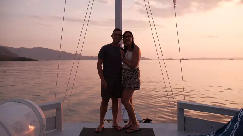 Atardecer desde el barco, Tour por Komodo