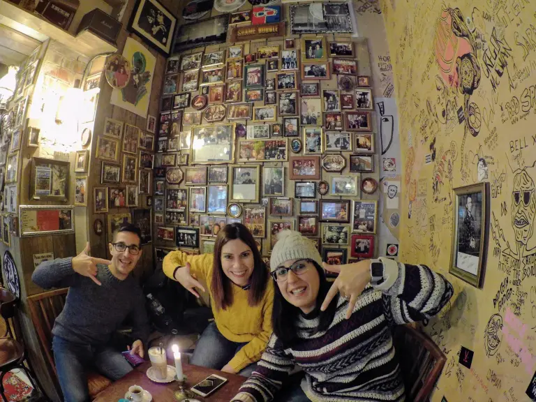 Bar museo los Ramones, donde comer en Berlín barato