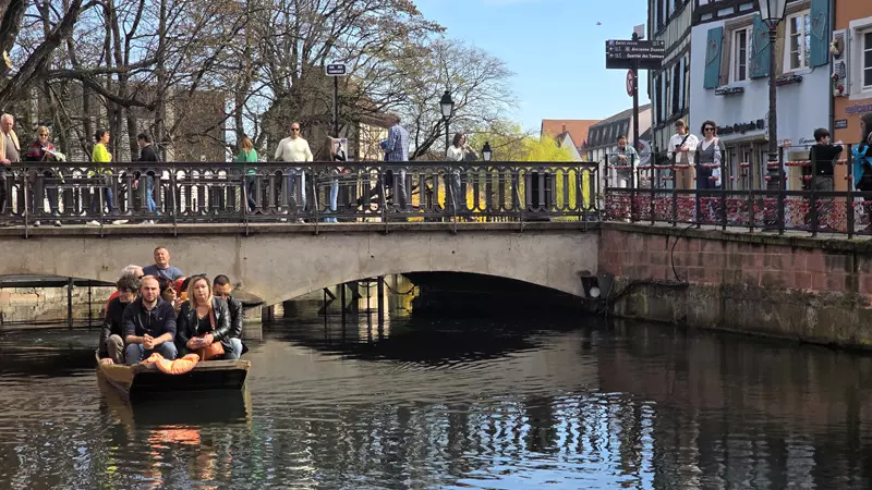 paseo en barca colmar, ruta por alsacia de 5 dias hoy viajamos