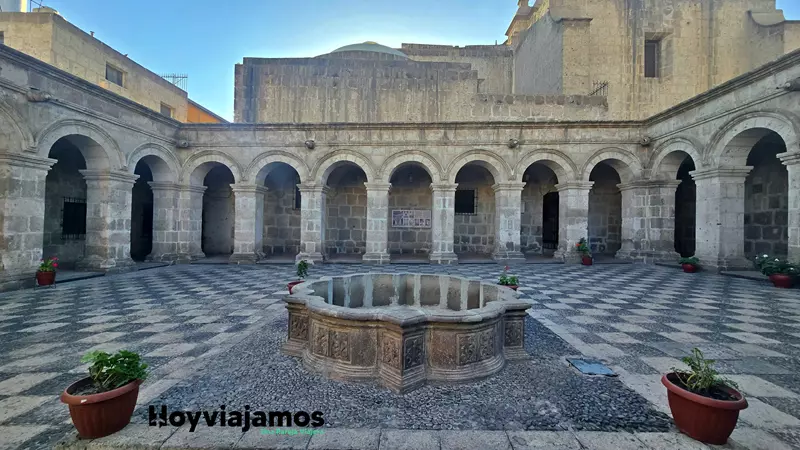 Claustros de la Compañia, arequipa