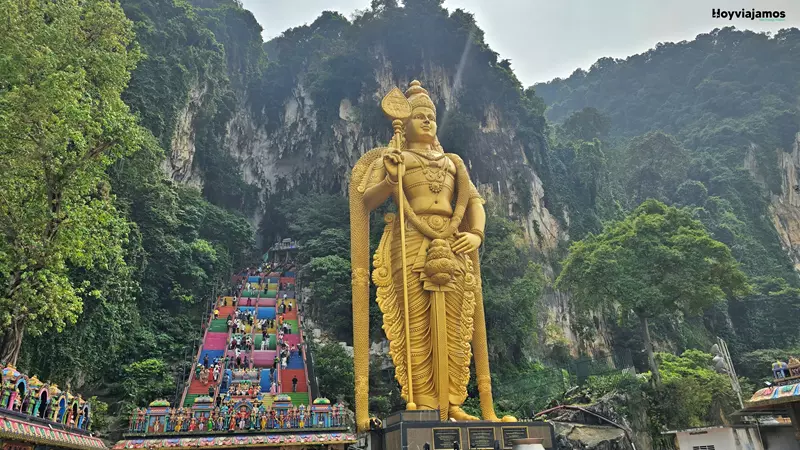 Batu Caves de Kuala Lumpur durante nuestro viaje por Malasia