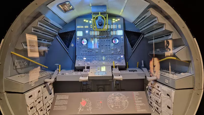 exposición apollo 11 en caixaforum valencia hoy viajamos