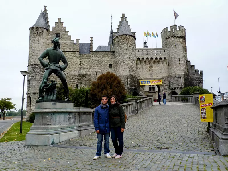 Castilla de Steen Amberes, Ruta por Bélgica de 7 días