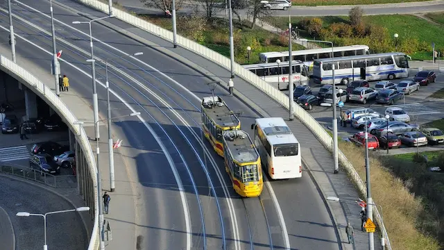 Como ir del aeropuerto de Varsovia al centro hoy viajamos