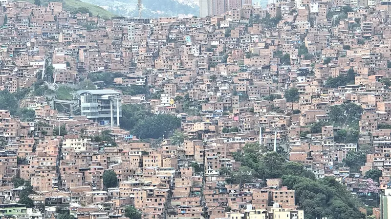 Free tour por la Comuna 13 de Medellín, Hoy Viajamos