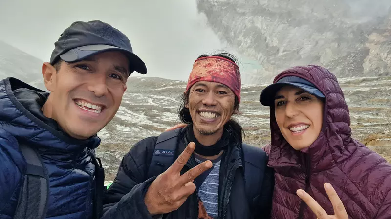 Nuestro guía en Ijen, ruta Indonesia