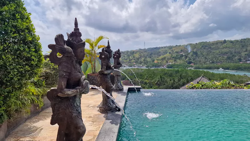 Nuestro hotel en Nusa Lembogan, ruta por Indonesia