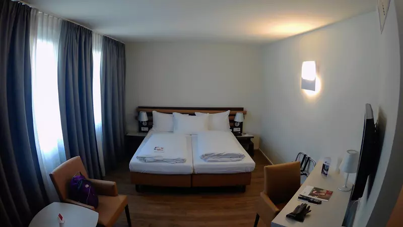 Habitación hotel austria tren Viena, donde dormir en Viena barato, hoy viajamos