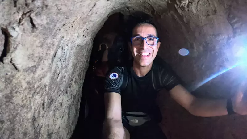 Como ir a los túneles de Cu chi, interior túneles