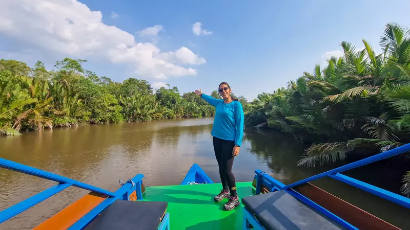 Nuestra primera foto, Klotok por Borneo