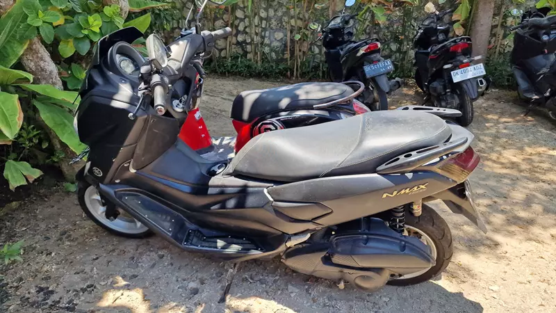 alquiler moto en nusa penida