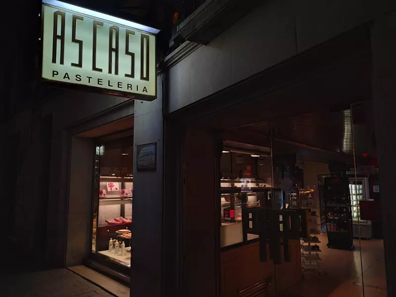 Pasteleria Ascaso, ¿Dónde comer en Huesca barato y bien?