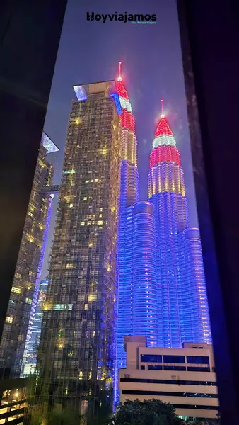 Torres Petronas día de la indepencia, Hoy Viajamos