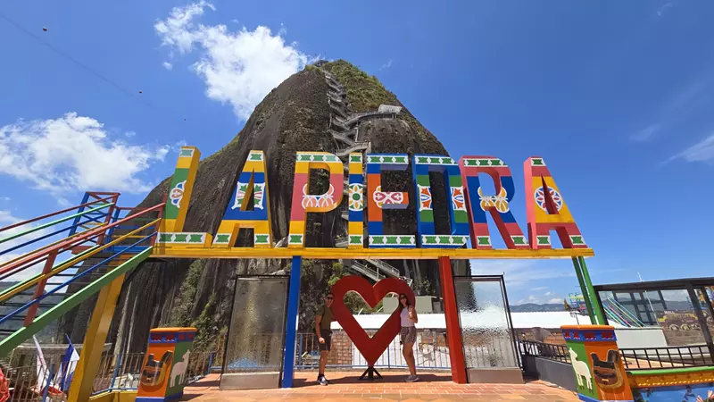 Piedra de Guatapé, Ruta por Colombia por Libre