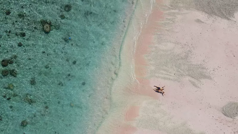 Pink Beach, ruta por Indonesia