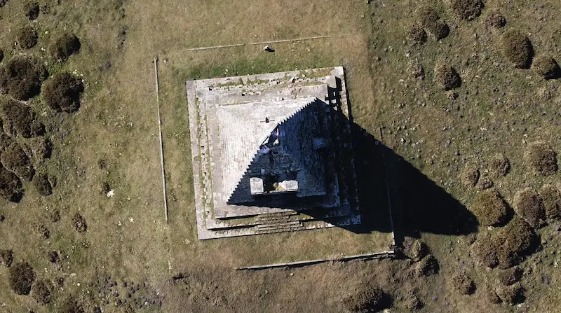 Imagen aérea Pirámide de los Italianos
