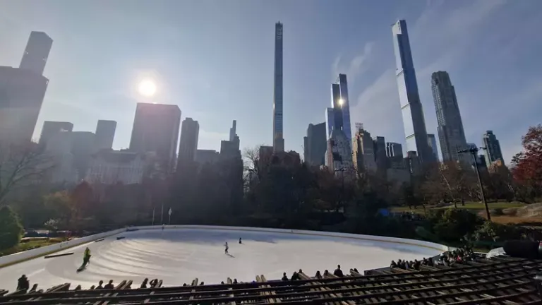 Pista de hielo central Park, Nueva York en Navidad