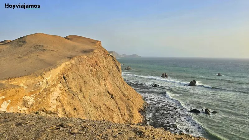 Acceso a Playa Mina Reserva Nacional Paracas