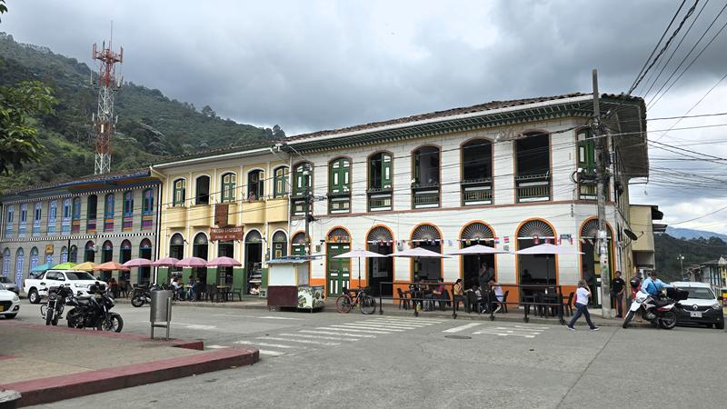edificios coloniales de pijao, dónde alojarse en Pijao, hoy viajamos