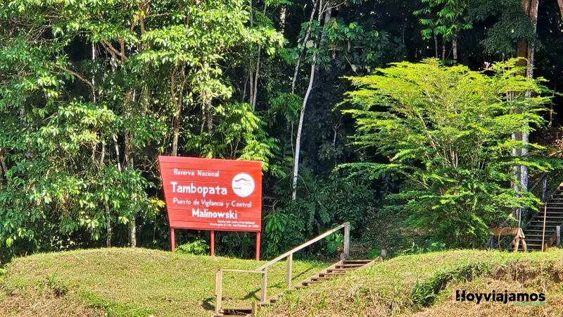 Puesto de control de acceso a la Reserva Nacional Tambopata en la región de Madre de Dios, Perú