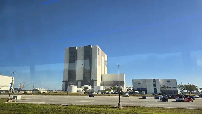 Space Launch Centro Espacial Kennedy, Hoy Viajamos