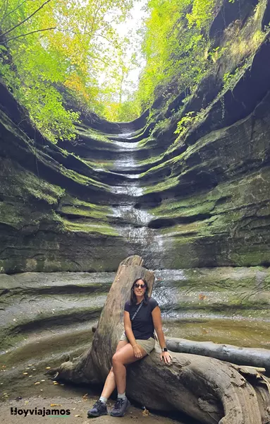 Paisaje natural de Starved Rock State Park en Illinois, uno de los parques estatales próximos a Chicago