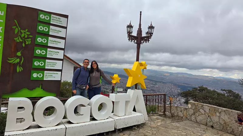 Vistas desde Monserrate a Bogotá, Ruta por Colombia por Libre