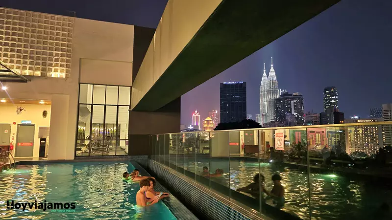 Vistas de Kuala Lumpur desde nuestro hotel durante la ruta por Malasia